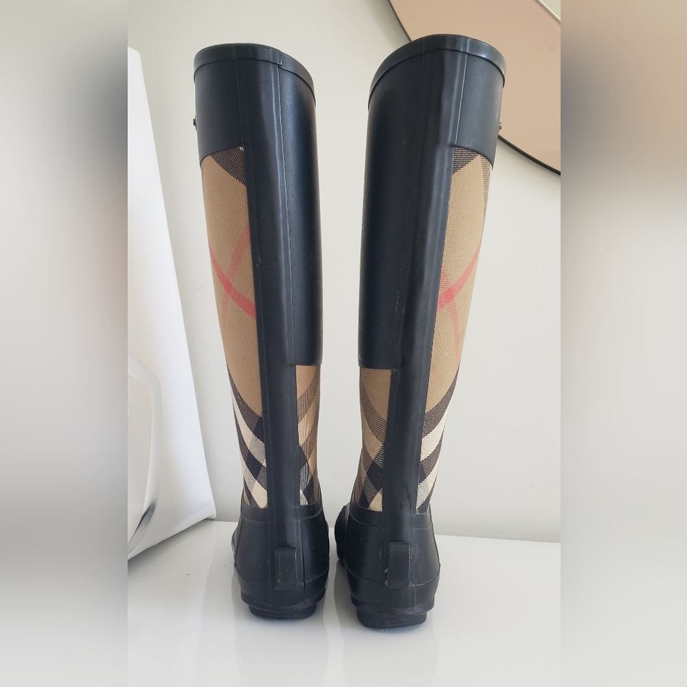 Burberry Clemence Boots - Black and Tan Nova Print Knee High Rain Boots - Picture 4 of 8